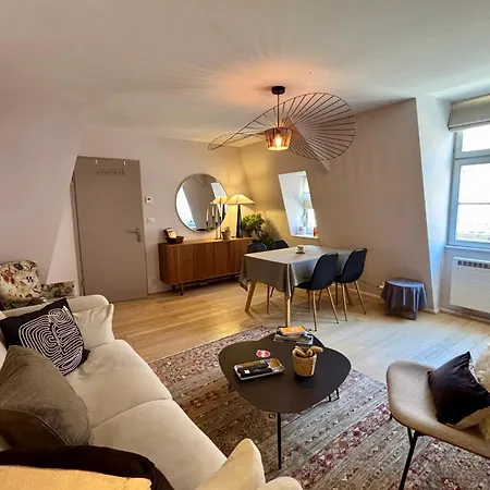 Διαμέρισμα Quiet 2-bdrm Flat In *