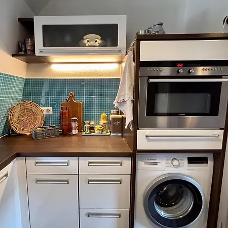 Quiet 2-bdrm Flat In Διαμέρισμα *