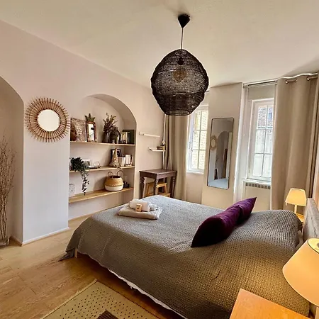 Quiet 2-bdrm Flat In *