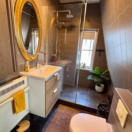 Quiet 2-bdrm Flat In