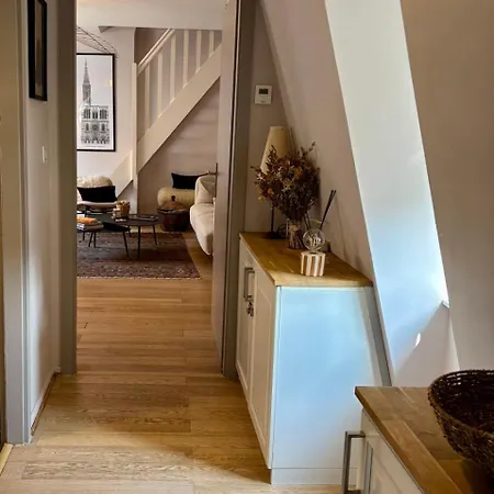Quiet 2-bdrm Flat In Διαμέρισμα